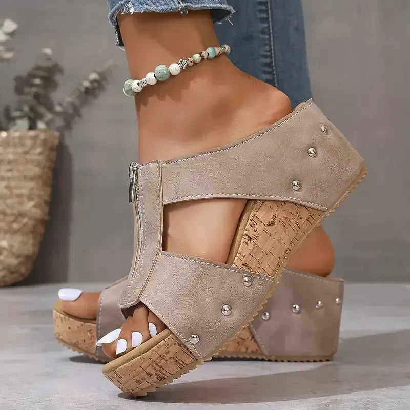 Laura | Sandalias con cuña y detalle de cremallera