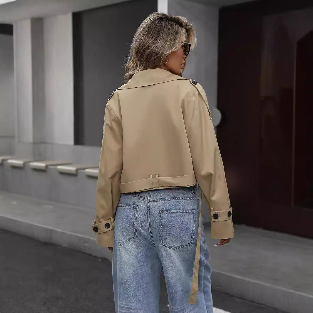 Eréndira | Gabardina Corta Cruzada de Doble Botonadura