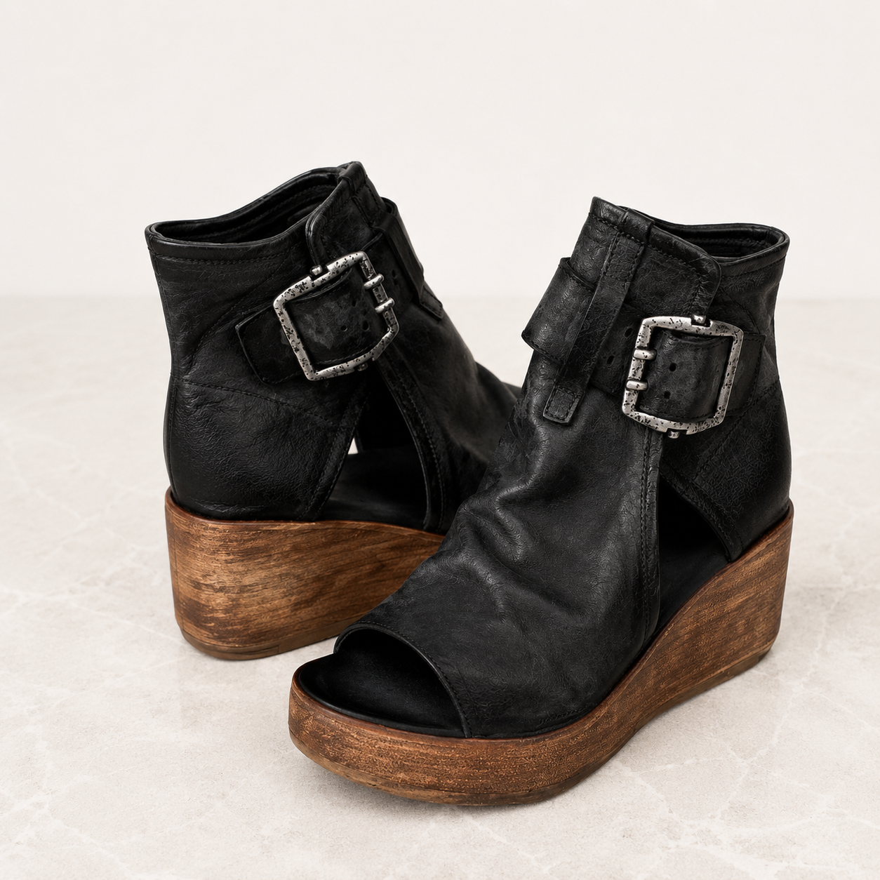 Patricia | Sandalias de cuña con hebilla