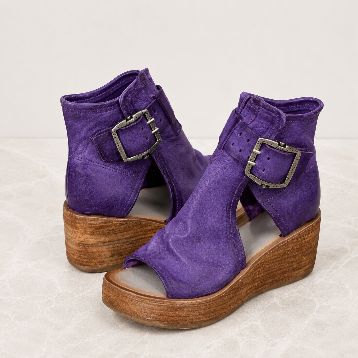 Patricia | Sandalias de cuña con hebilla