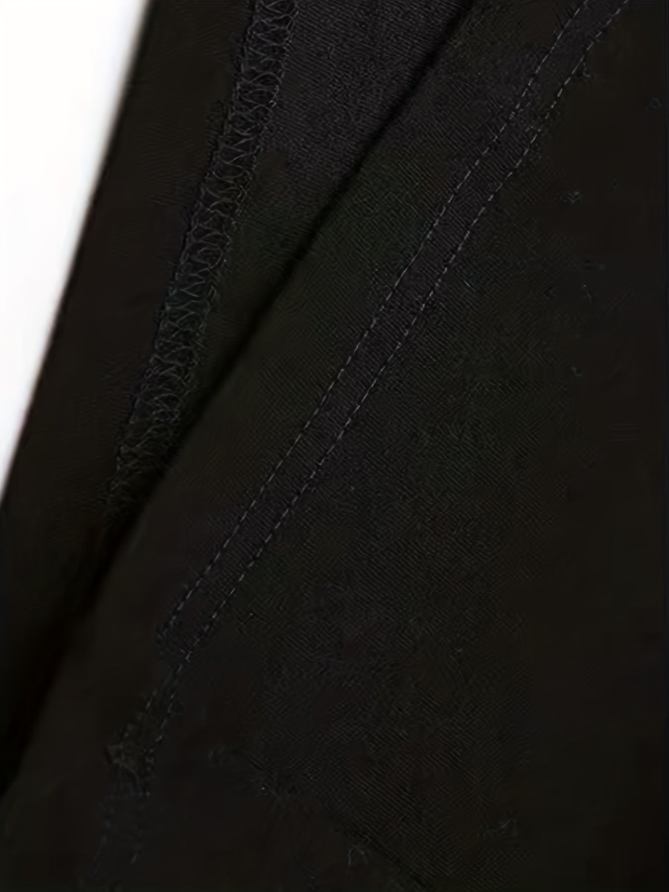 Javier | Camiseta elegante de cuello redondo con estampado gráfico