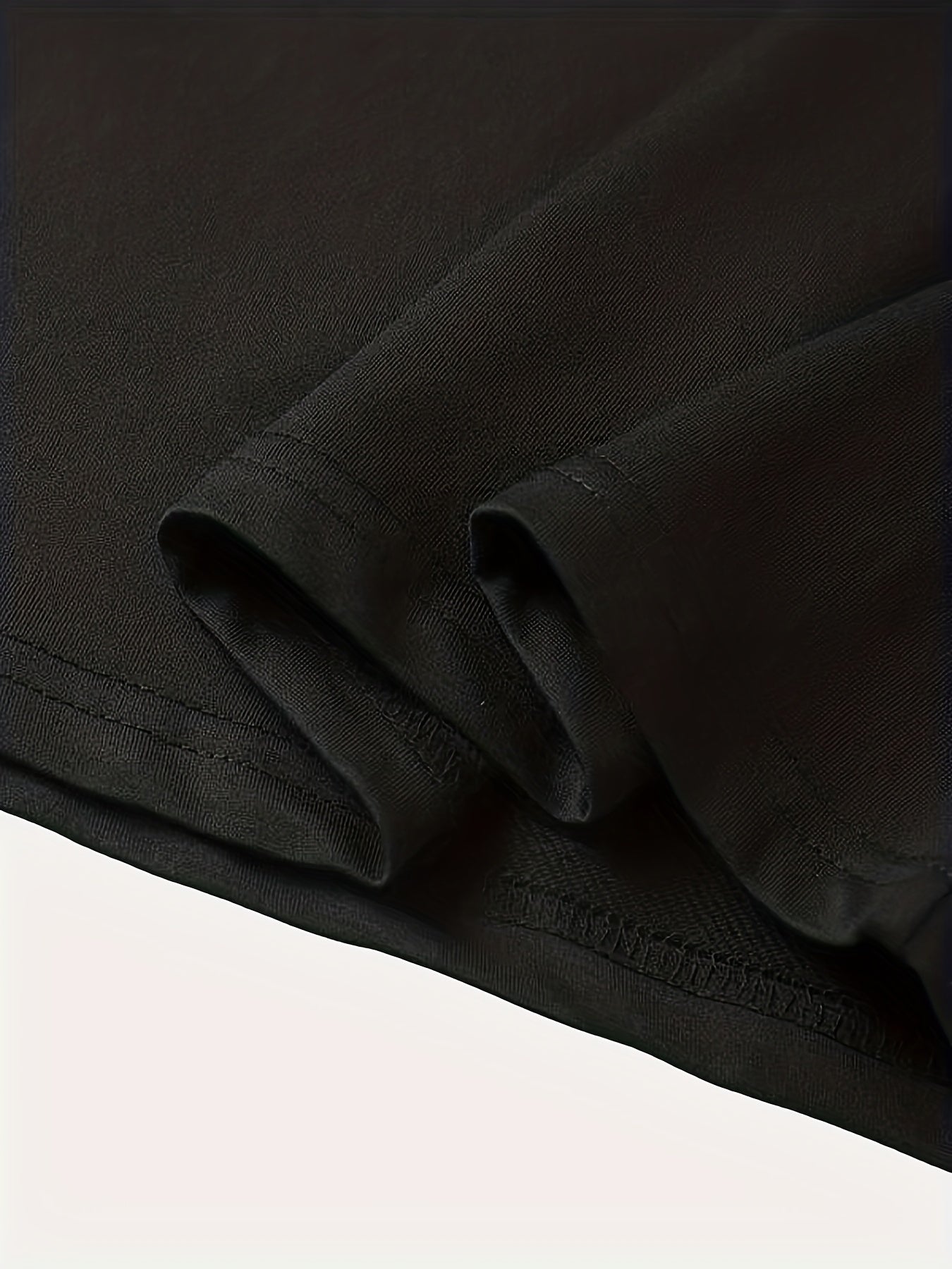 Javier | Camiseta elegante de cuello redondo con estampado gráfico