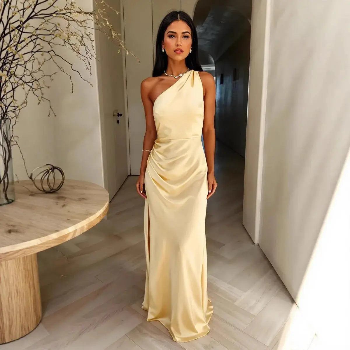Vestido de gala satinado liso