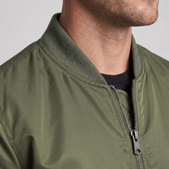 Chamarra acolchada hombre estilo piloto