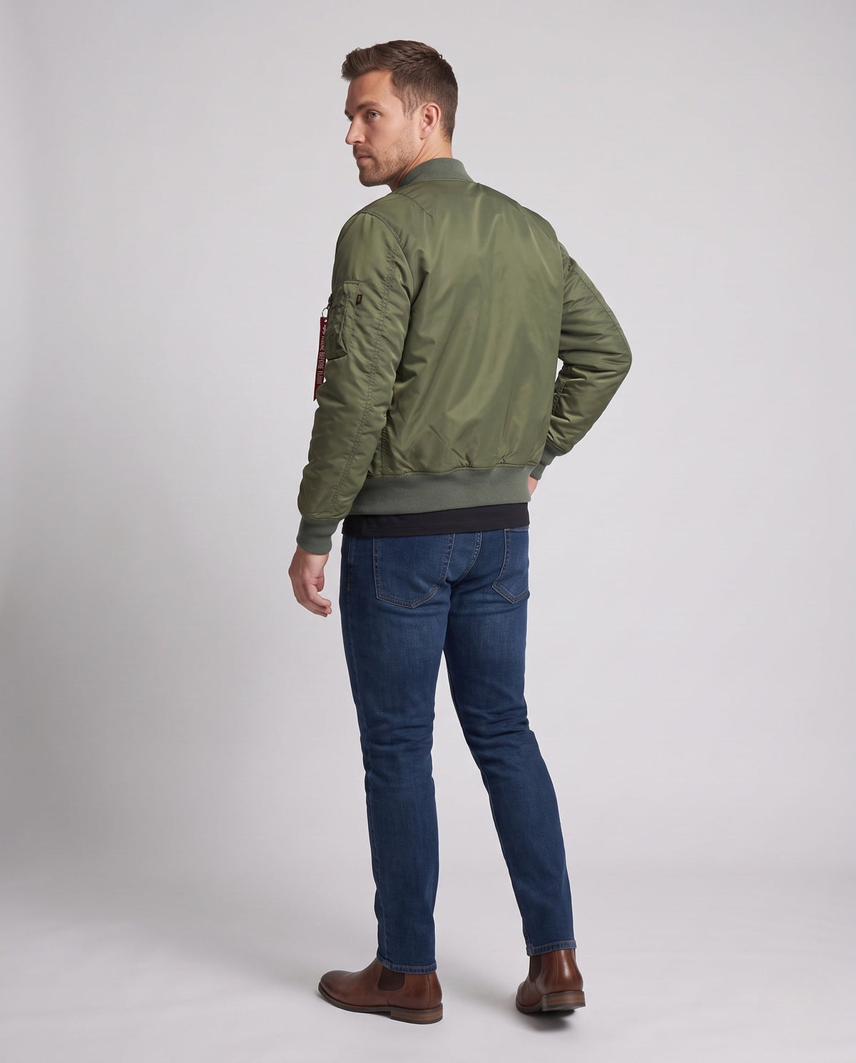 Chamarra acolchada hombre estilo piloto