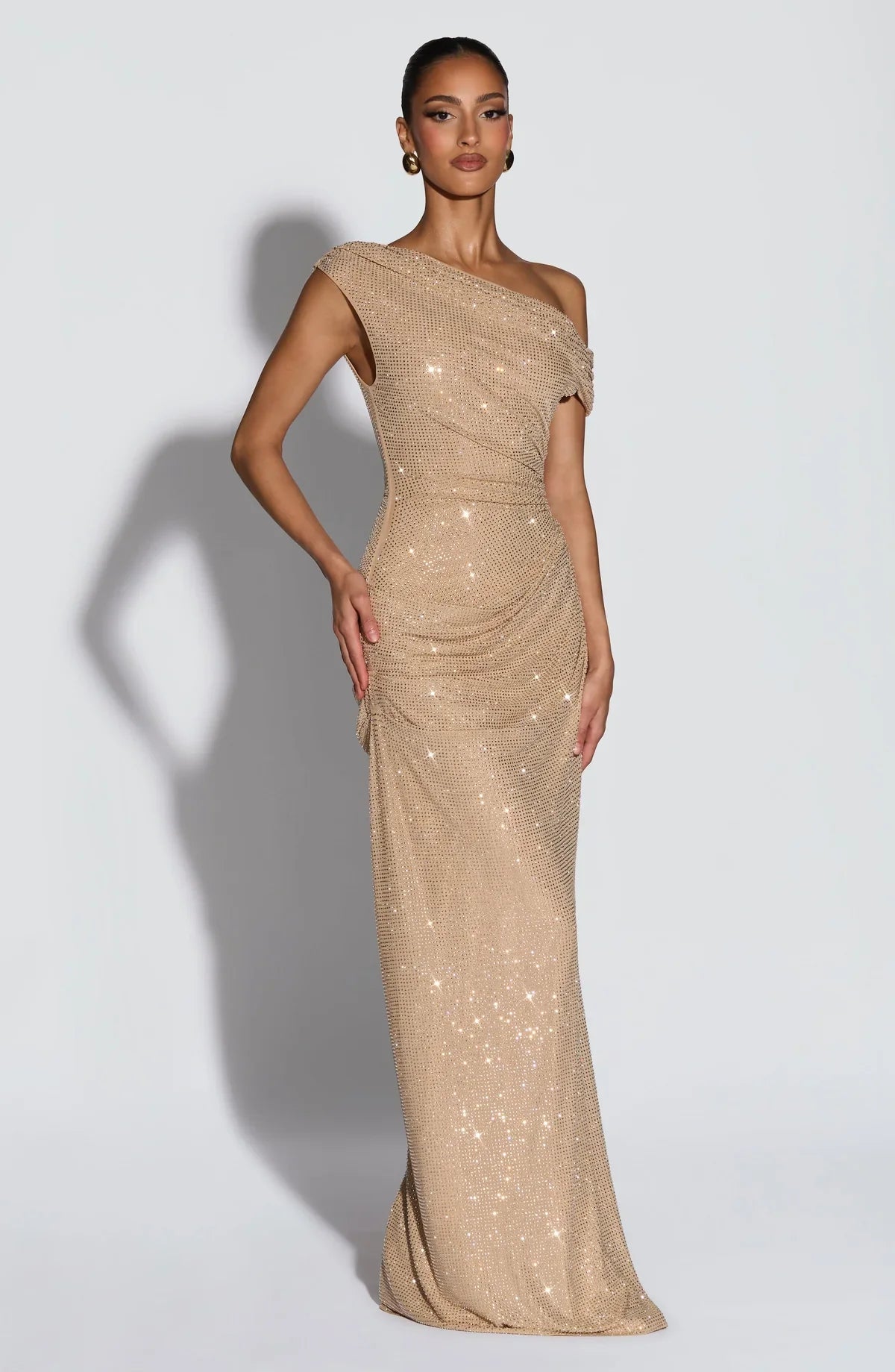 Vestido de noche elegante con lentejuelas