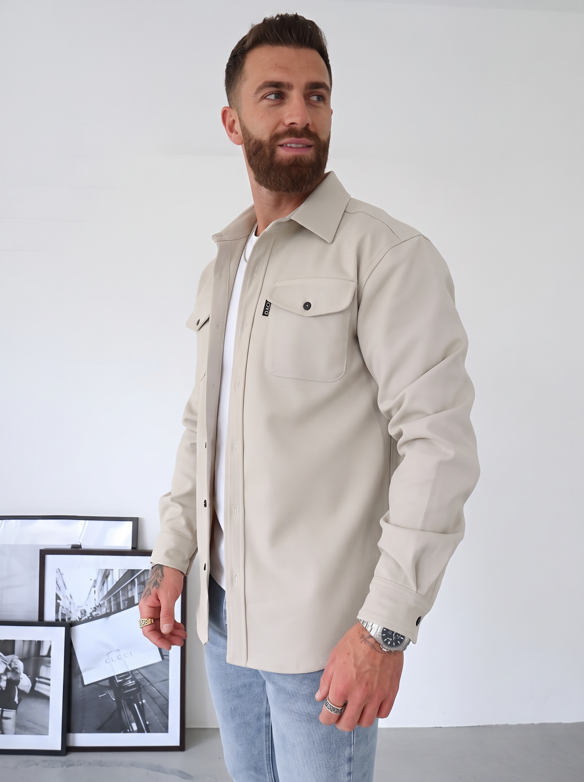 Camerino | Sobrecamisa Elegante de Textura Mate con Bolsillos de Solapa