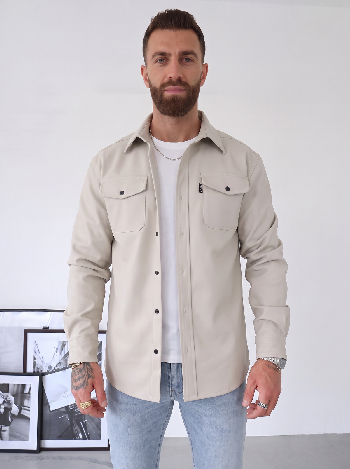 Camerino | Sobrecamisa Elegante de Textura Mate con Bolsillos de Solapa