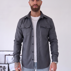 Camerino | Sobrecamisa Elegante de Textura Mate con Bolsillos de Solapa