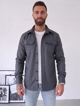 Camerino | Sobrecamisa Elegante de Textura Mate con Bolsillos de Solapa