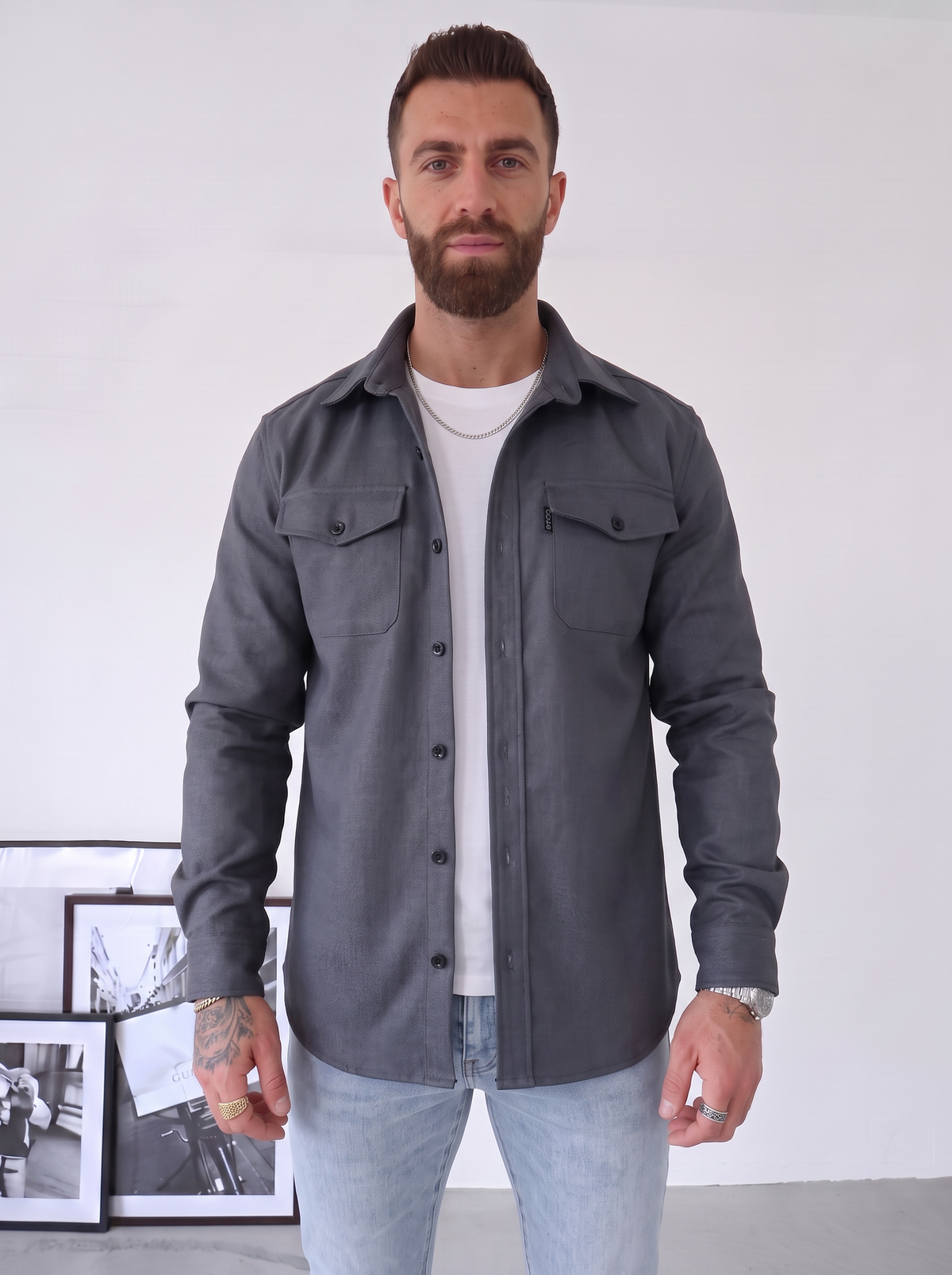 Camerino | Sobrecamisa Elegante de Textura Mate con Bolsillos de Solapa