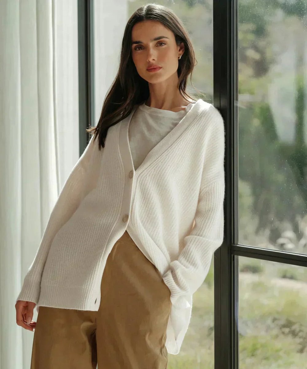 Elena | Cárdigan Elegante de Cuello en V y Tejido Suave