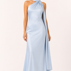 Vestido de gala halter con capa - Azul claro