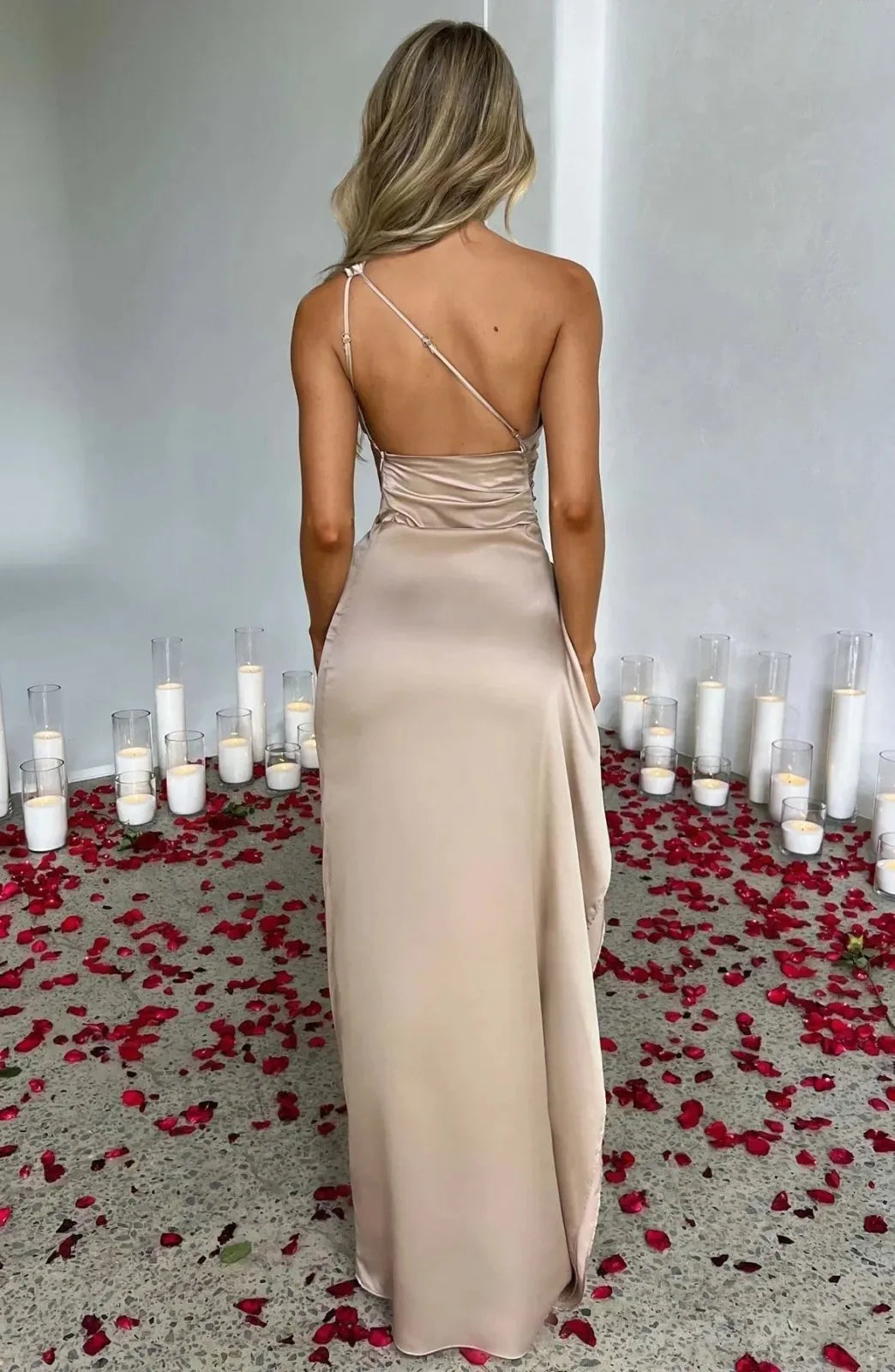 Vestido de gala satinado un hombro