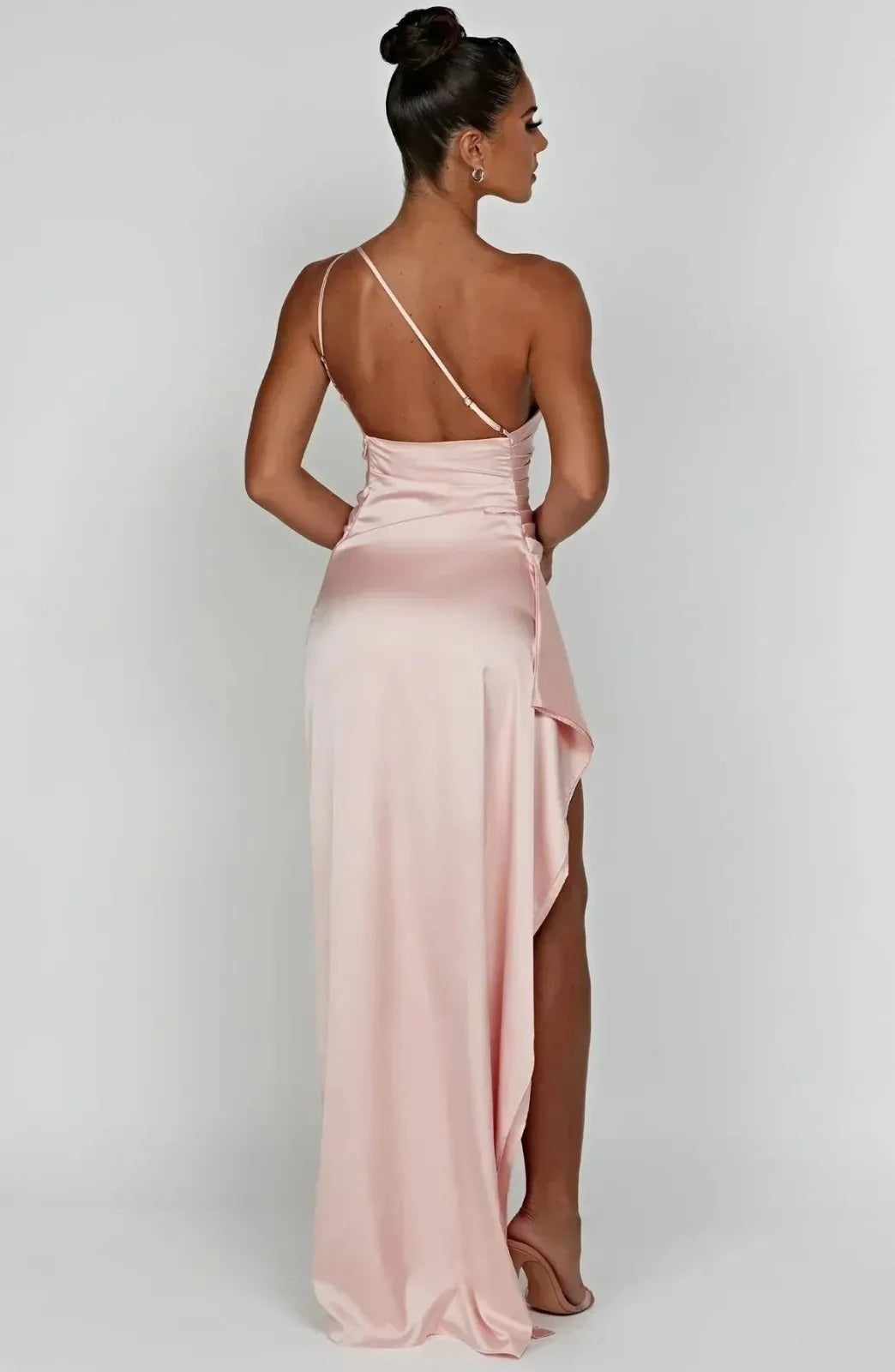 Vestido de gala satinado un hombro