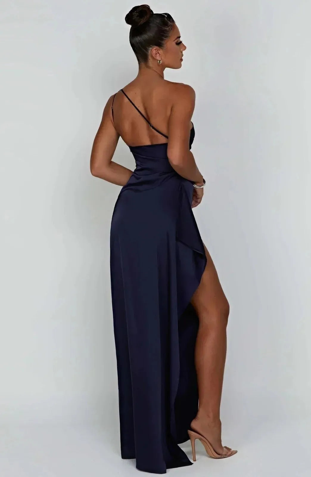 Vestido de gala satinado un hombro